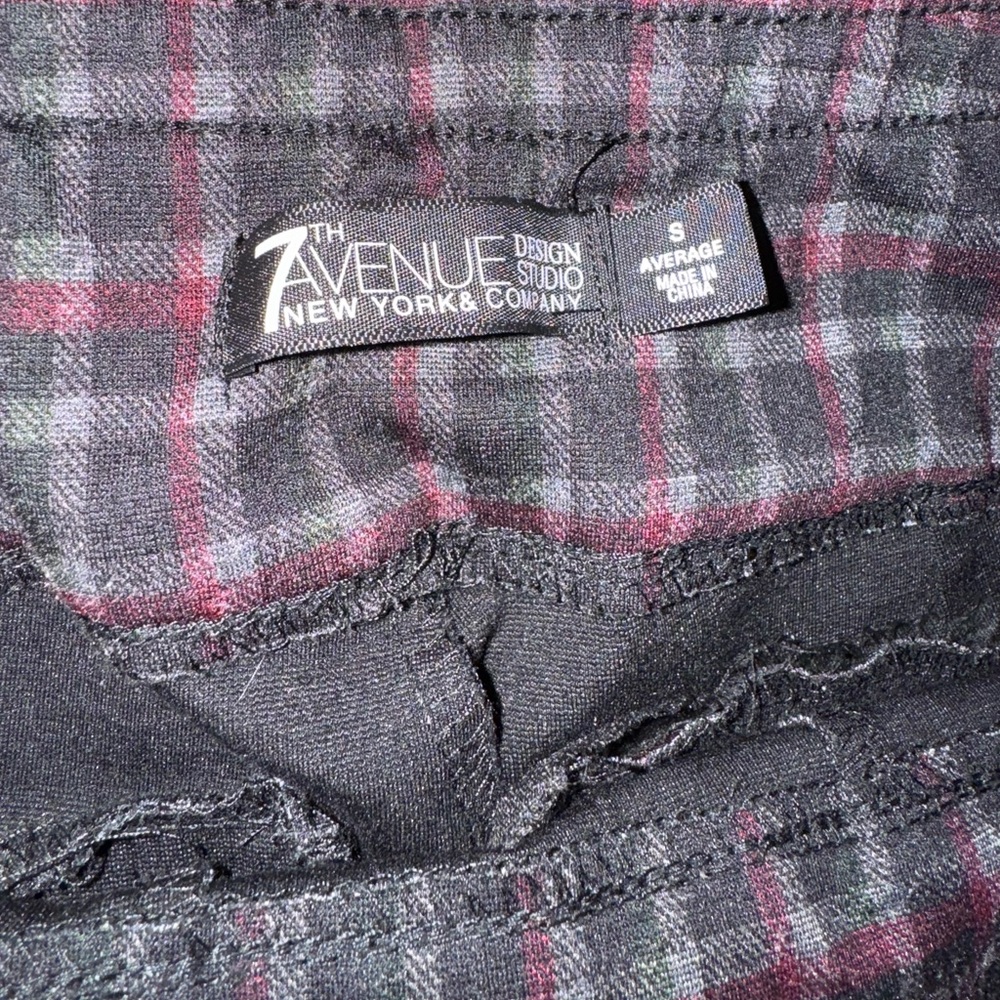 The 7th Avenue New York & Co Plaid Signature Fit Pull-On Boot Cut Pants. - Picture 4 of 9